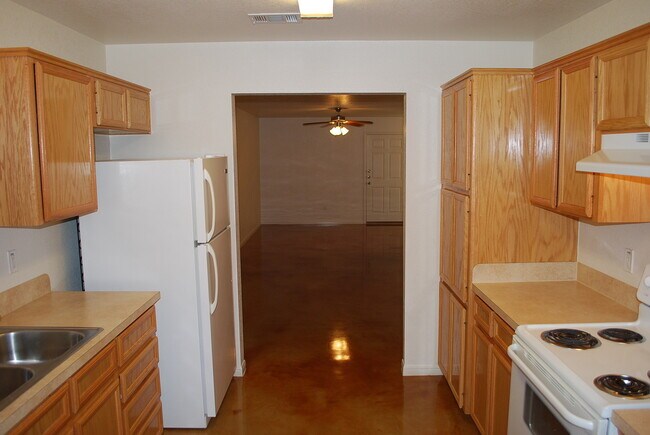 Building Photo - 938 RW