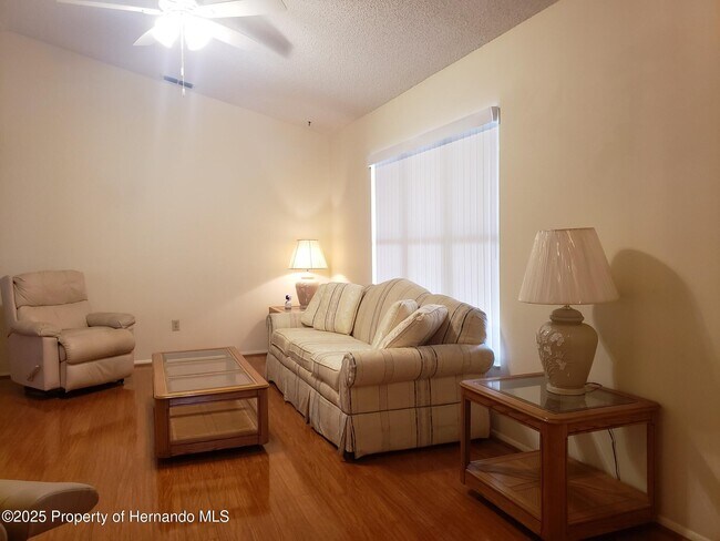 Building Photo - 7431 Flyway Dr