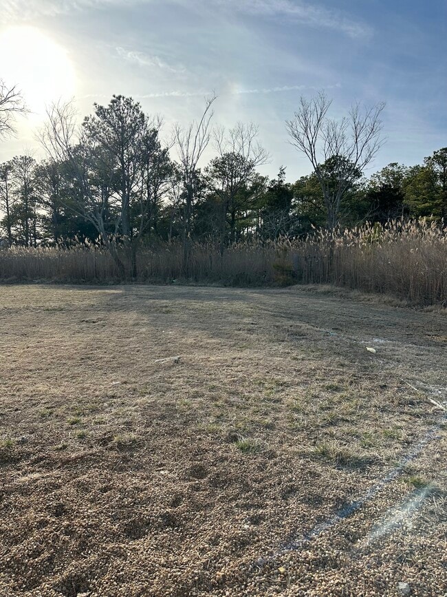 Building Photo - 208 Ridge Rd