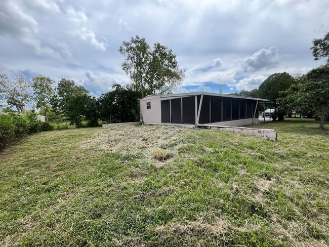 Building Photo - 7709 Brentwood Dr