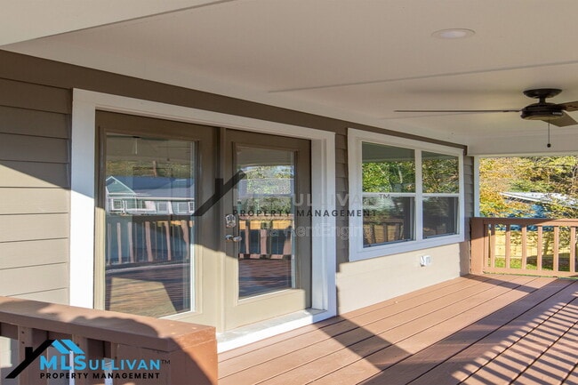 Building Photo - 911 Carolina Ave