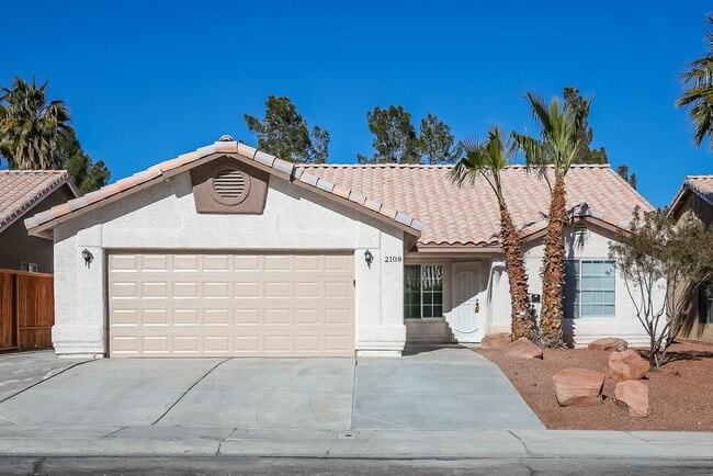 Building Photo - 2108 Farmouth Cir