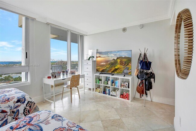 Building Photo - 781 Crandon Blvd