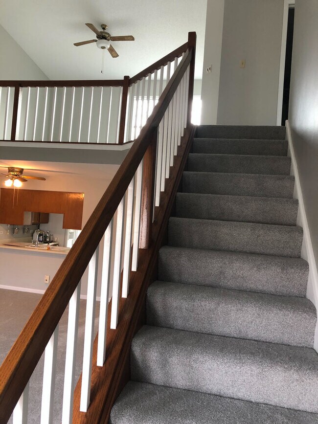 Building Photo - 1649 Estate Cir