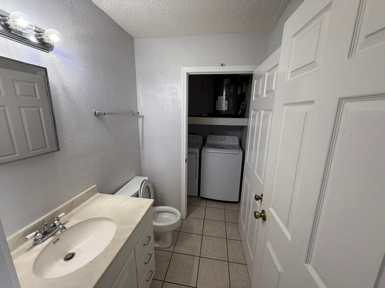 Building Photo - 4101 Delaware Ave