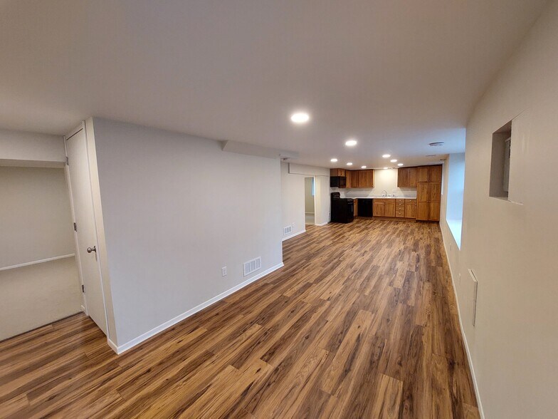 Building Photo - 4725 Winnetka Ave N