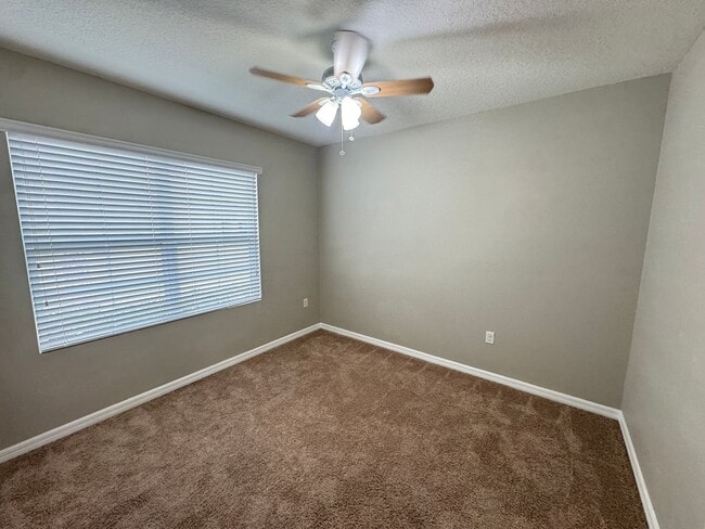 Building Photo - Beautiful 4 Bedroom 2 Bathroom Home in Bartow!