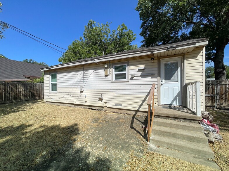 Building Photo - 4016 Ethel Ave