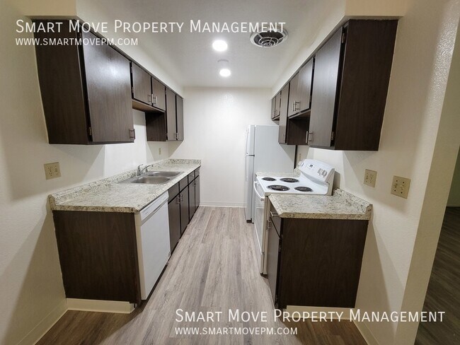 Building Photo - 2565 Targee-