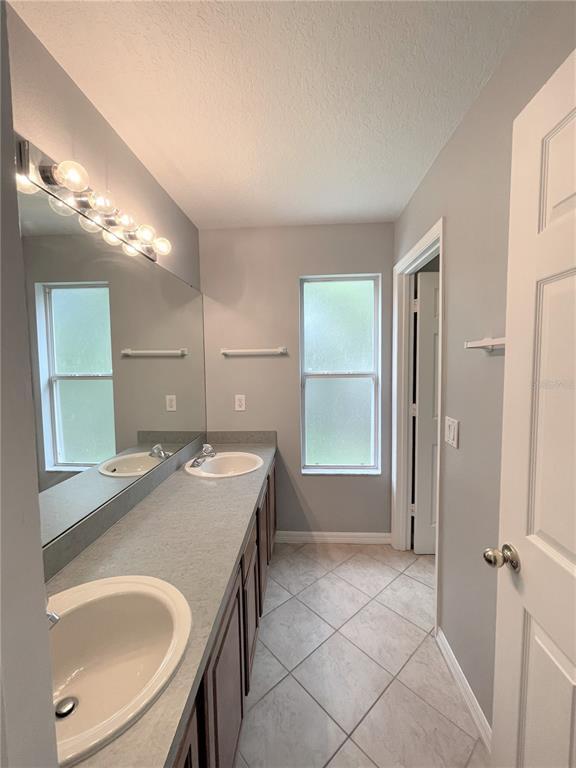 Building Photo - 4455 Riverton Dr
