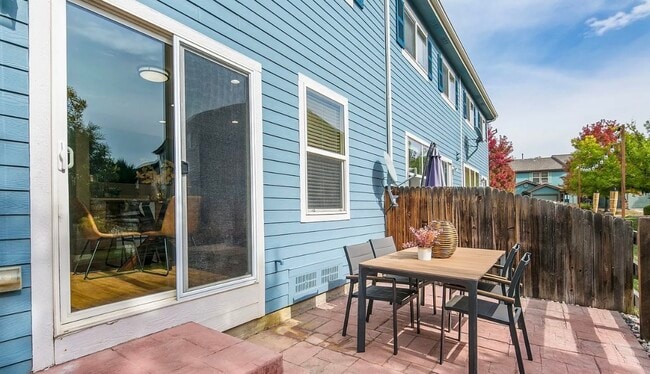 Building Photo - 282 Smith Cir