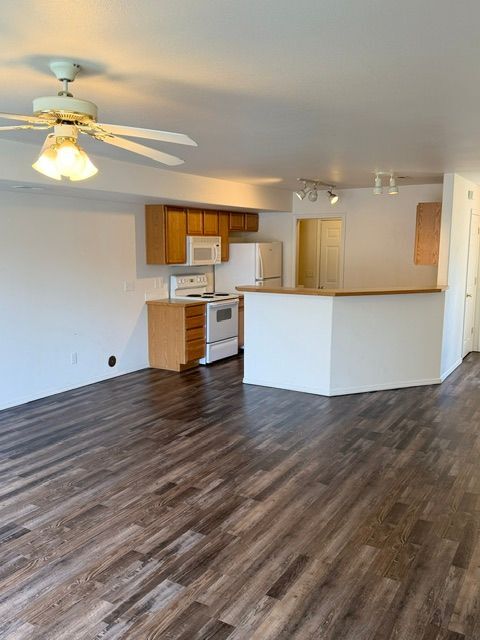 Building Photo - 233 E Shelby Ln