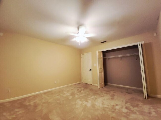 Building Photo - 8520 Hannary Cir