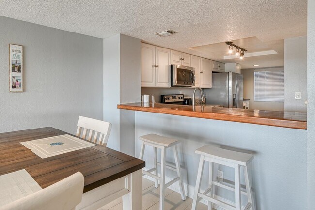 Building Photo - 120 Sunset Harbor Way