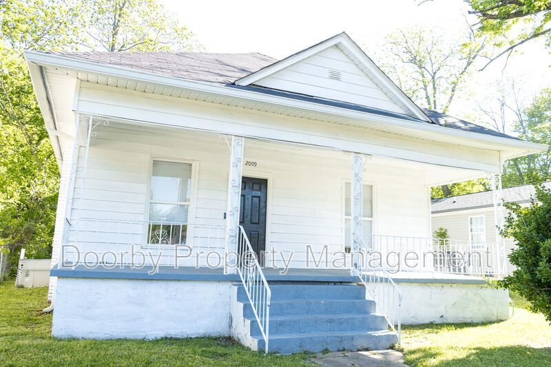 Building Photo - 2009 Camden St