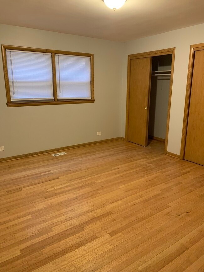 Building Photo - 4221 S Mozart St