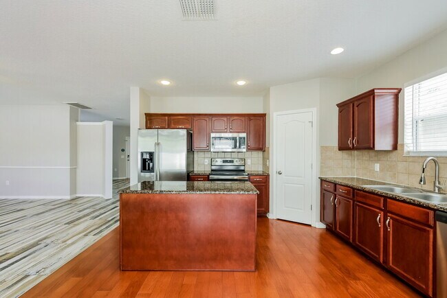 Building Photo - 12661 Evington Point Dr