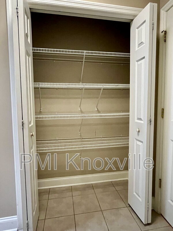 Building Photo - 4601 Ivy Rose Dr