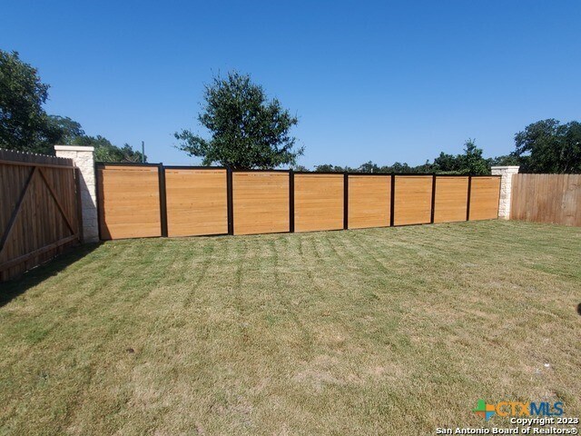 Building Photo - 1724 Stone House