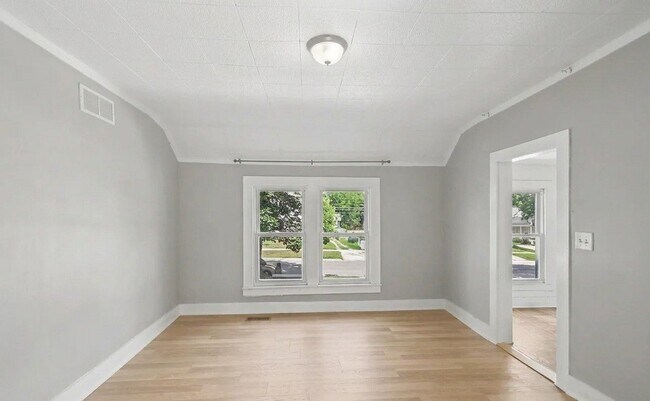 Building Photo - 1216 N Capitol Ave