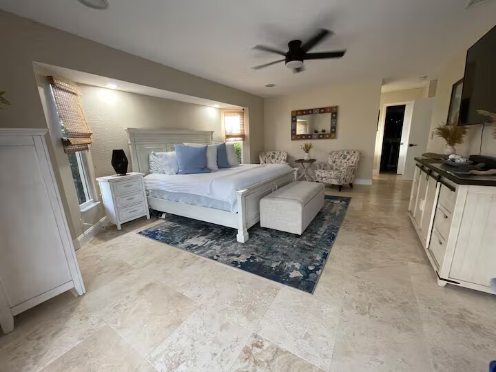 Building Photo - 3354 Dover Dr