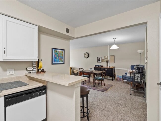 Building Photo - Highpointe Apartments