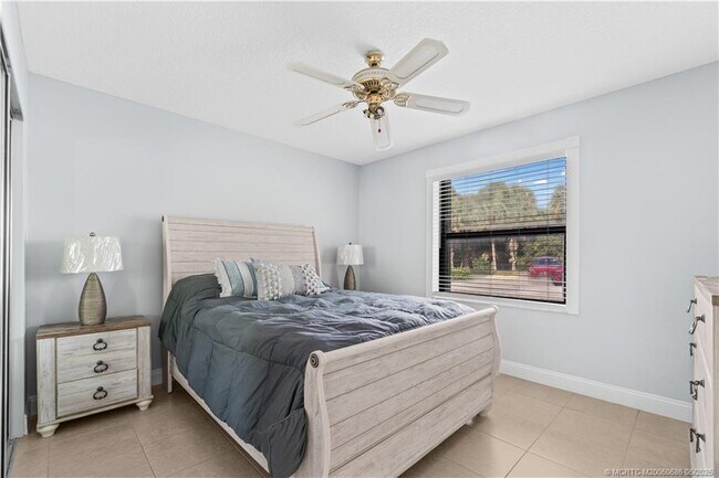 Building Photo - 1001 Sabal Ridge Cir