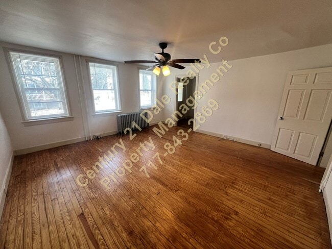 Building Photo - 3 Bedroom Home in Southern School District