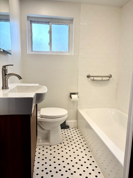 Building Photo - 2016 S Mildred St