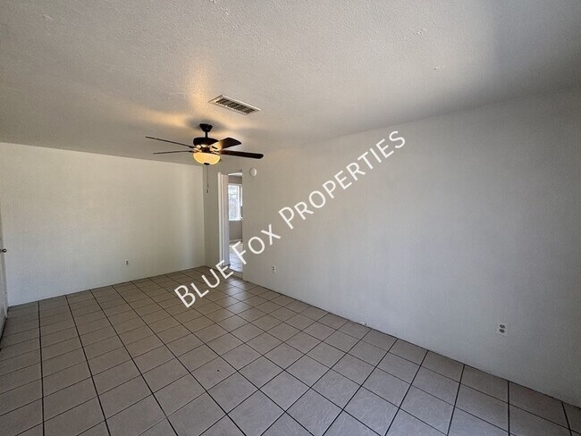 Building Photo - 5674 E Eastland St