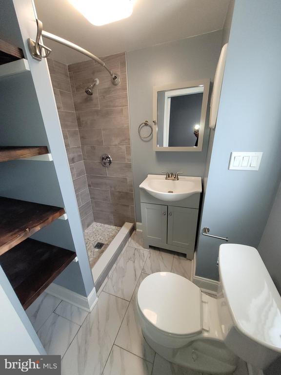 Building Photo - 617 Archer St