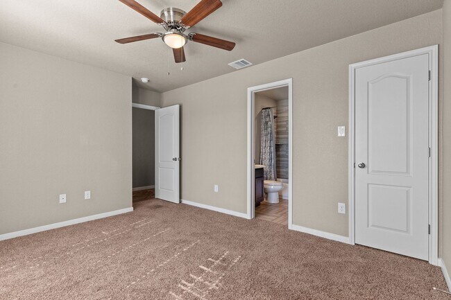 Building Photo - 901 Marlow Cove