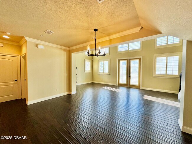 Building Photo - 5090 Riverside Dr
