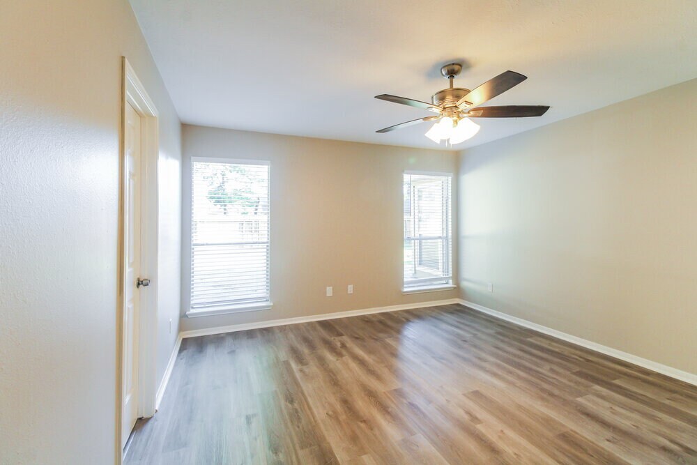 Building Photo - 2711 Knollbrook Ln