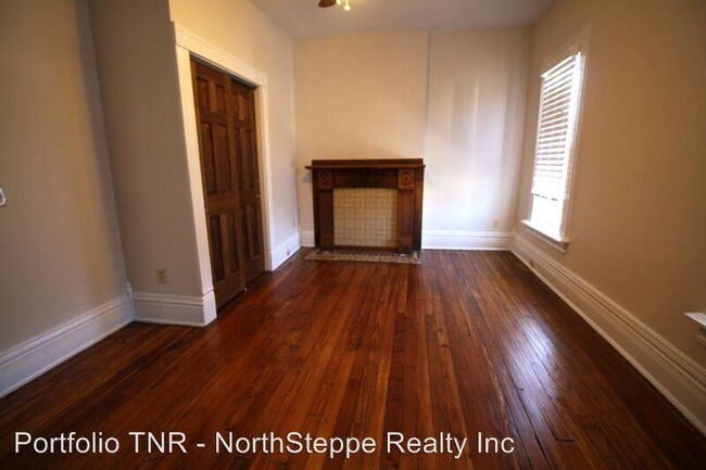 Building Photo - 694 Kerr St