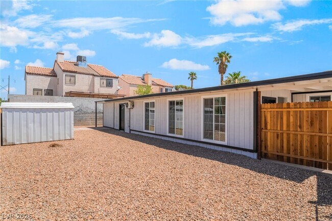 Building Photo - 5402 Tahoe Dr