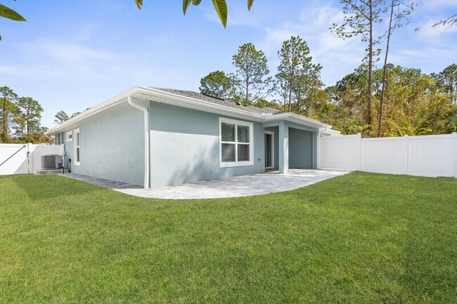 Building Photo - 12 Lloret Pl