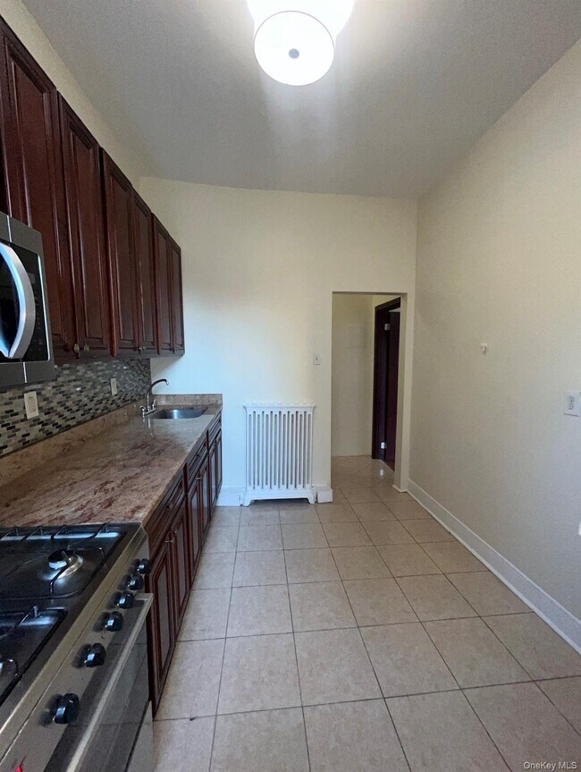 Building Photo - 50 Main St