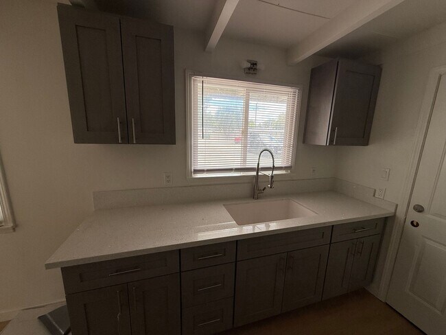 Building Photo - 40360 Mayberry Ave