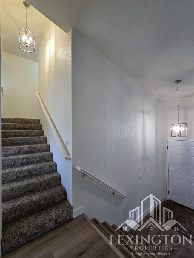 Building Photo - Beautifully Updated, 4BD/3BA, Home in Rocklin – Excellent Location!