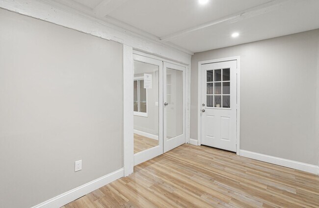 Building Photo - 98 Southville Rd