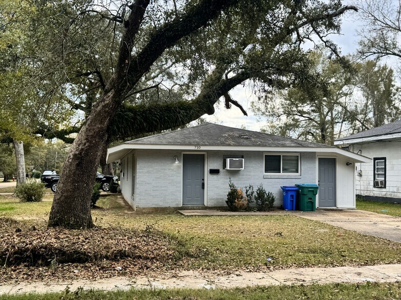 Front - 710 E Coleman Ave