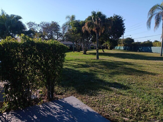 Building Photo - 20886 Vinesta Cir