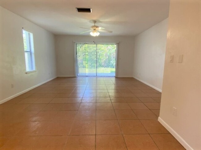 Building Photo - Beautiful 2 Bedroom Port Orange Townhome!