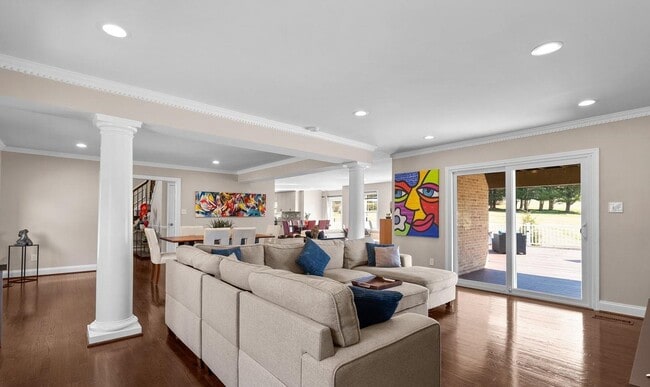 Building Photo - 8620 Stableview Ct