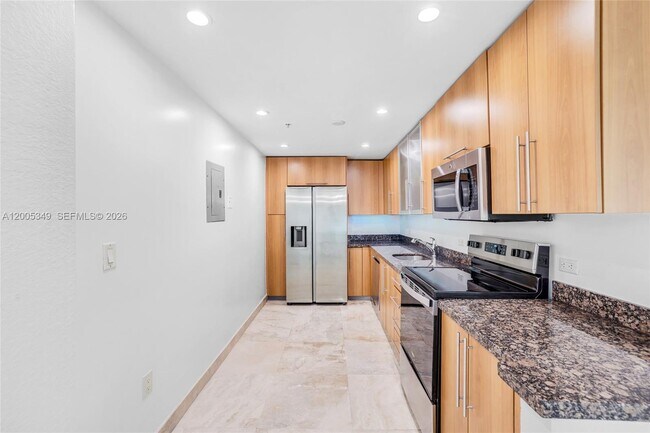 Building Photo - 7501 E Treasure Dr