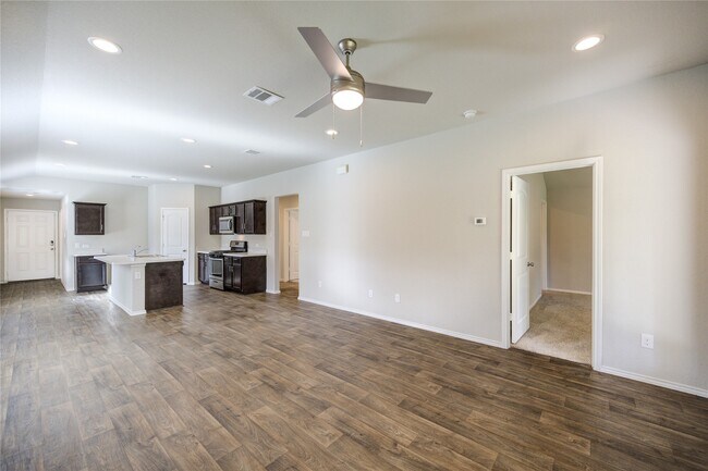 Building Photo - 16937 Rich Pines Dr