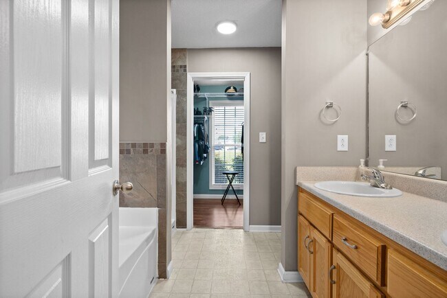 Building Photo - Beautiful home in Twin Rivers Subdivision Waiting for You to Call Home!