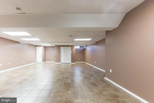 Building Photo - 926 Bentley Ct