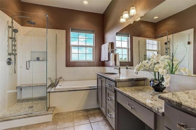 Building Photo - Gorgeous home available in the Anthem neighborhood of Broomfield